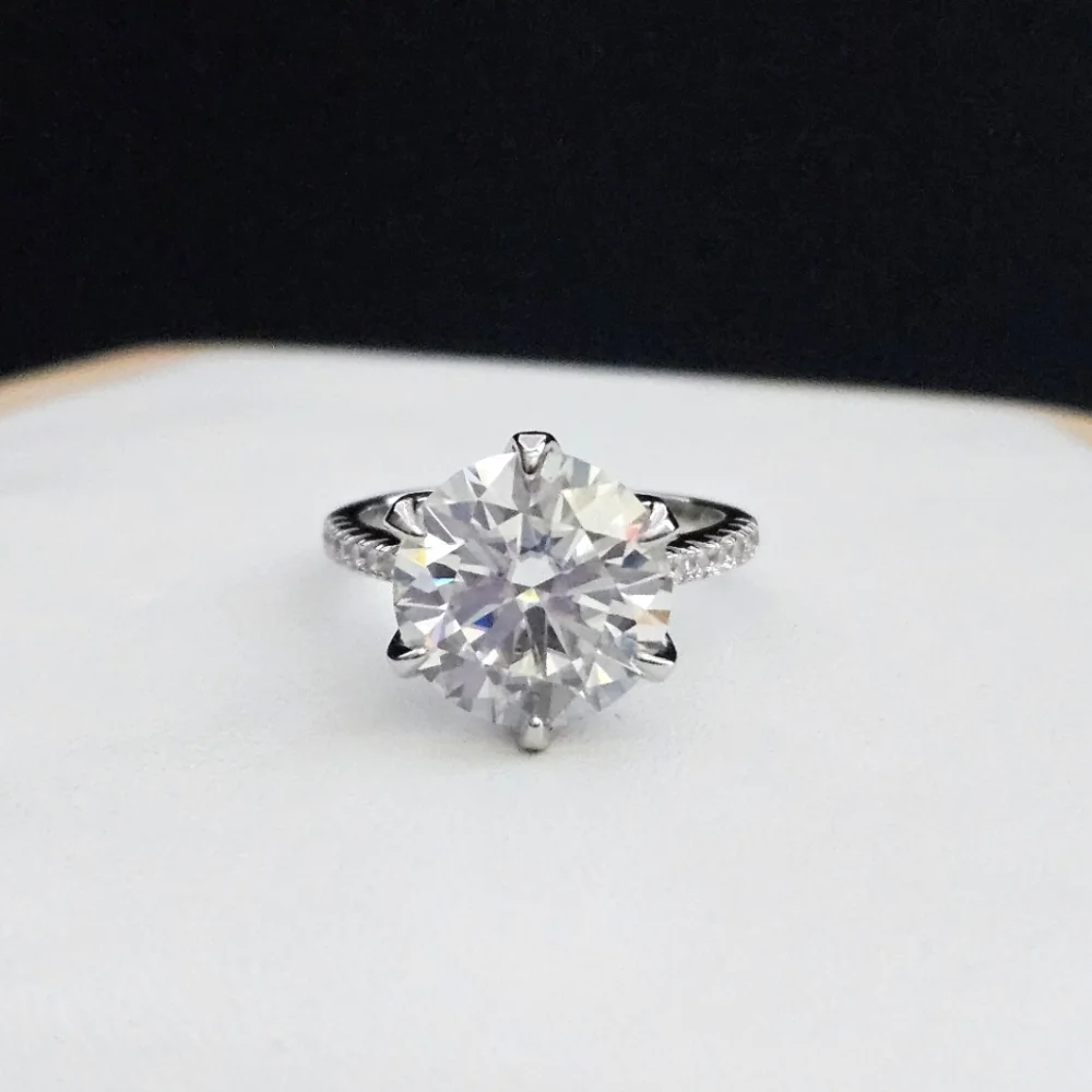5ct Moissanite Ring with CZ - Picture 1 of 4